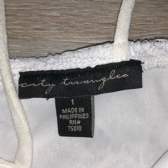 White dress - Picture 2 of 3